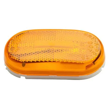 Oval yellow marker lamp with reflector and blunt-cut wires