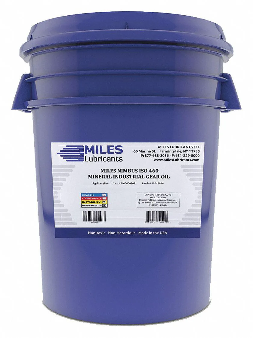Amber gear oil in a 35 lb pail