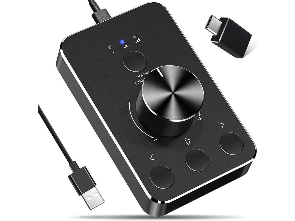 Black aluminium multimedia controller knob with USB-C cable