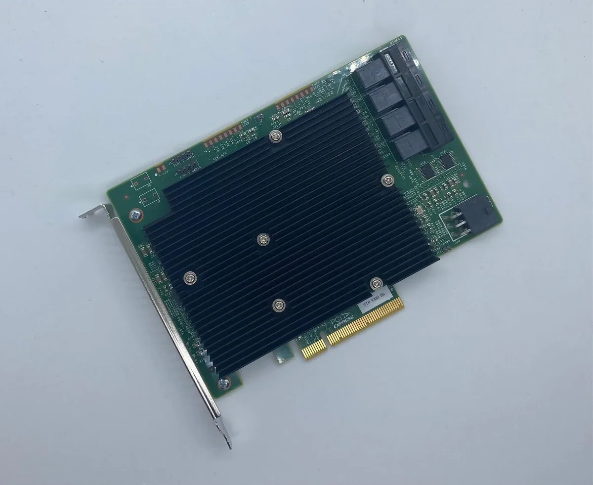 LSI LSI 9300-16i HBA SAS controller 16-port 12Gb/s — product photo