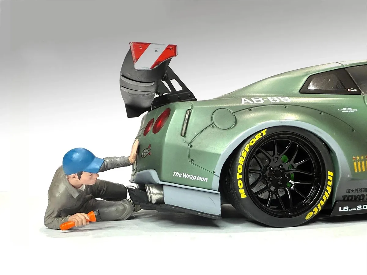 American Diorama American Diorama Top Tuners Figure #4 Premium 1/24 Scale Hobby Collectible — product photo