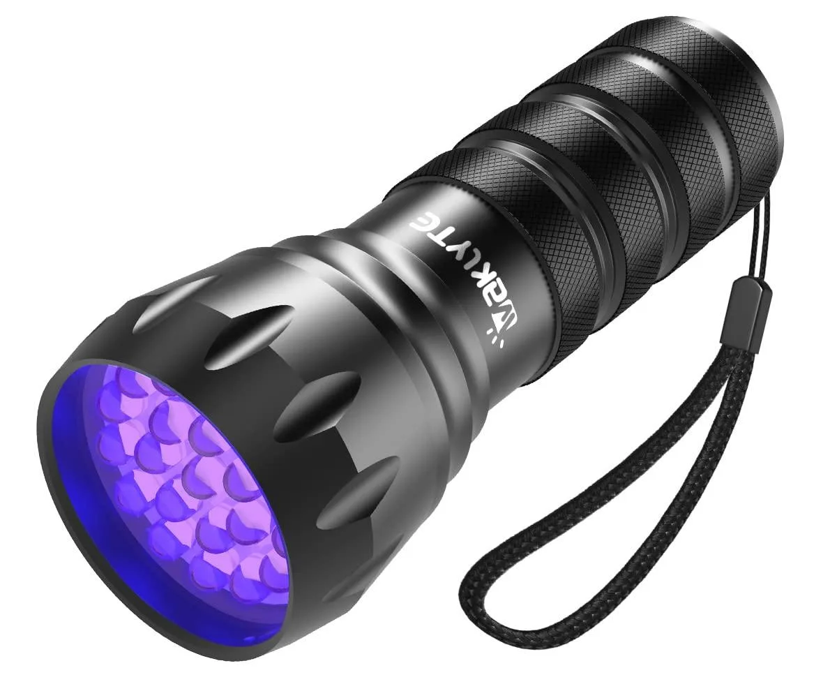 Black anodized aluminium UV flashlight with 21 LEDs, compact cylindrical form factor