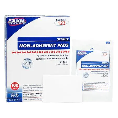 Box of 100 sterile non-adherent rayon pads