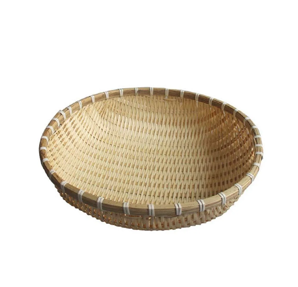 Round handwoven bamboo basket, natural finish, 6.3 in diameter, 2.2 in deep