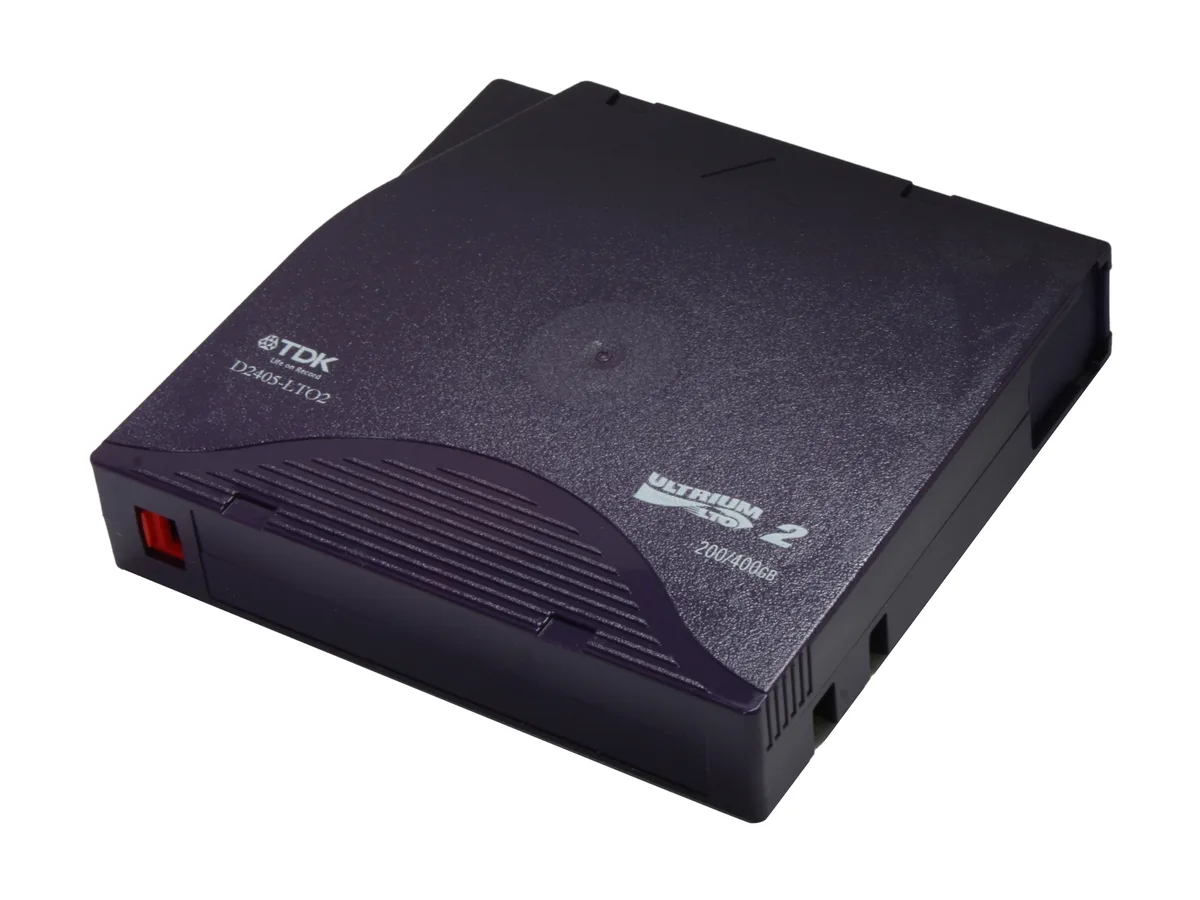 TDK TDK D2405-LTO2 LTO Ultrium 2 200/400GB backup media — product photo
