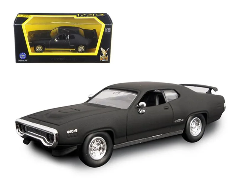 ROAD SIGNATURE ROAD SIGNATURE 1971 Plymouth GTX Matt Black 1/43 Diecast Vehicle — product photo