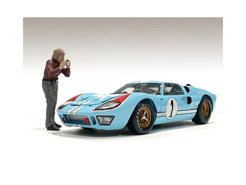 American Diorama American Diorama "Race Day 1" Figurine II 1/18 Scale 76284 vehicle — product photo