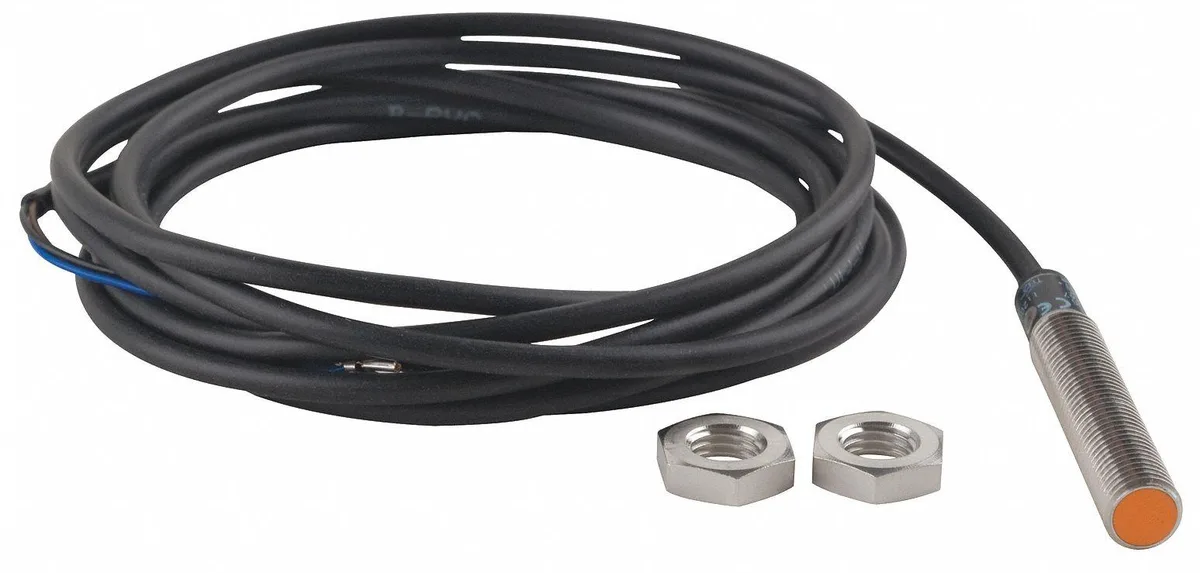 IFM Efector Inc IFM Efector Inc IE5207 Inductive Proximity Sensor 1mm PNP/NPN 8mm 2m Cable IP67 Brass — product photo