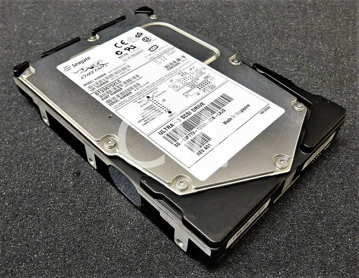 Seagate Seagate Cheetah X15 ST336752LC 36.7GB 15000RPM Ultra-160 SCSI 80-Pin 8MB 3.5" internal hard drive — product photo