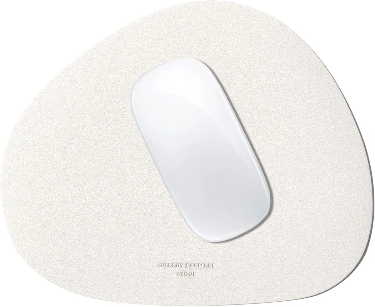 Vanilla cream PU leather mouse pad, smooth fabric top, non-slip rubber base
