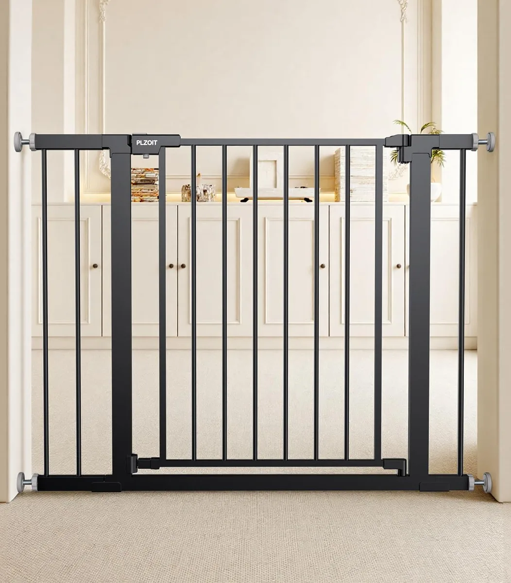  PLZOIT CB-M-H20 Pressure-Mount Baby Gate 29.5-40.5" Black — product photo