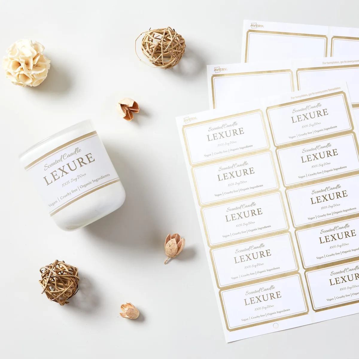Avery Avery 6541 Matte White Shipping Labels with Metallic Gold Borders 2" x 4" 100 Labels — product photo