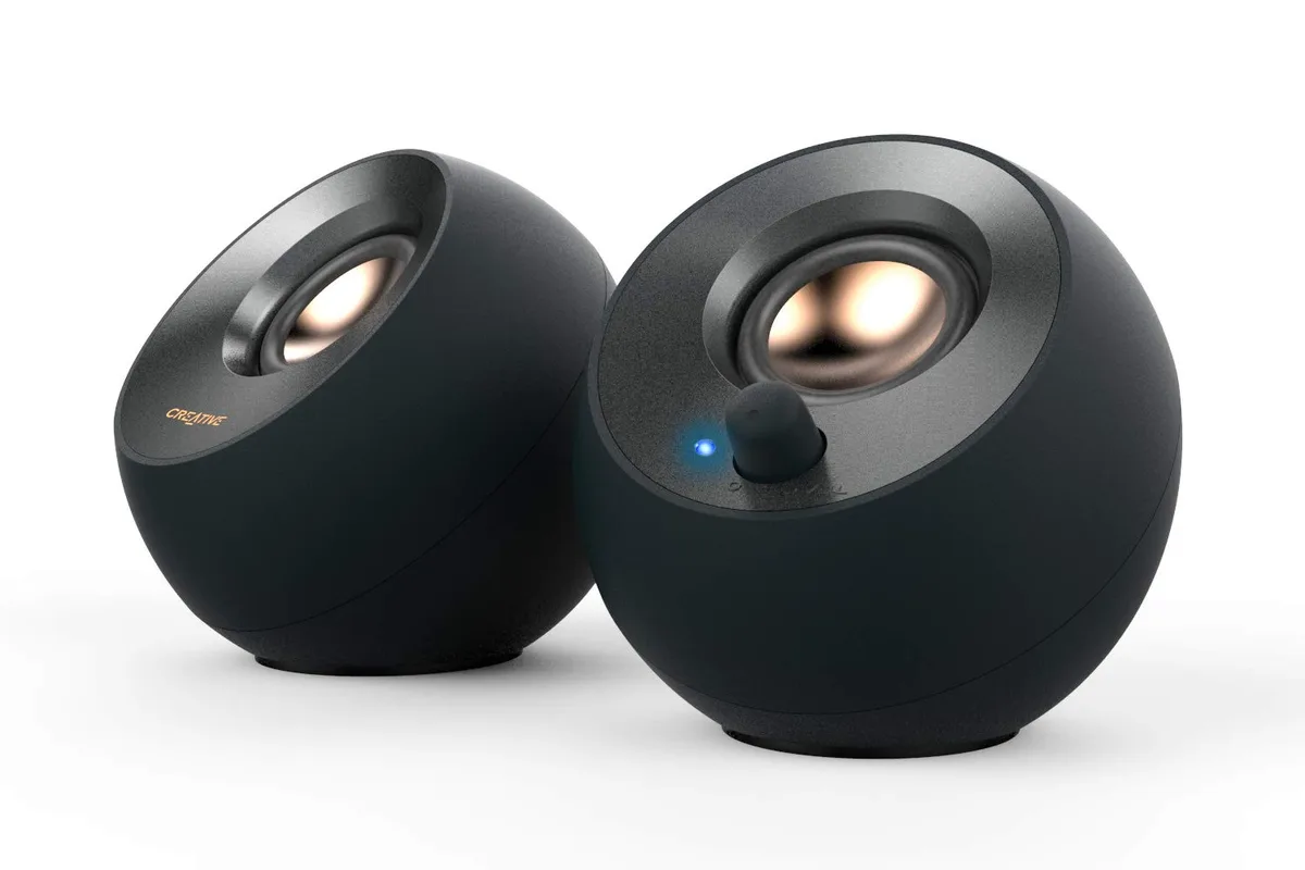  Creative Pebble V2 2.0 USB-C Speakers Black 16W — product photo