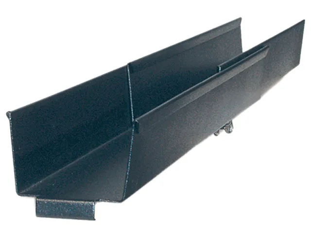 APC APC AR8008BLK Horizontal Cable Organizer Side Channel 18 to 30 inch adjustment server accessory — product photo
