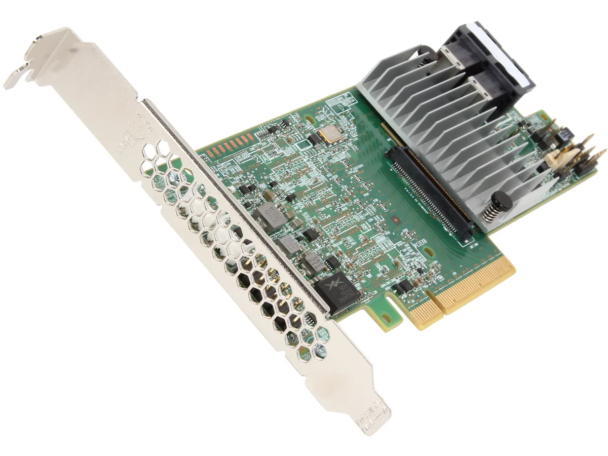 LSI LSI MegaRAID SAS 9361-8i LSI00417 12Gb/s RAID controller — product photo
