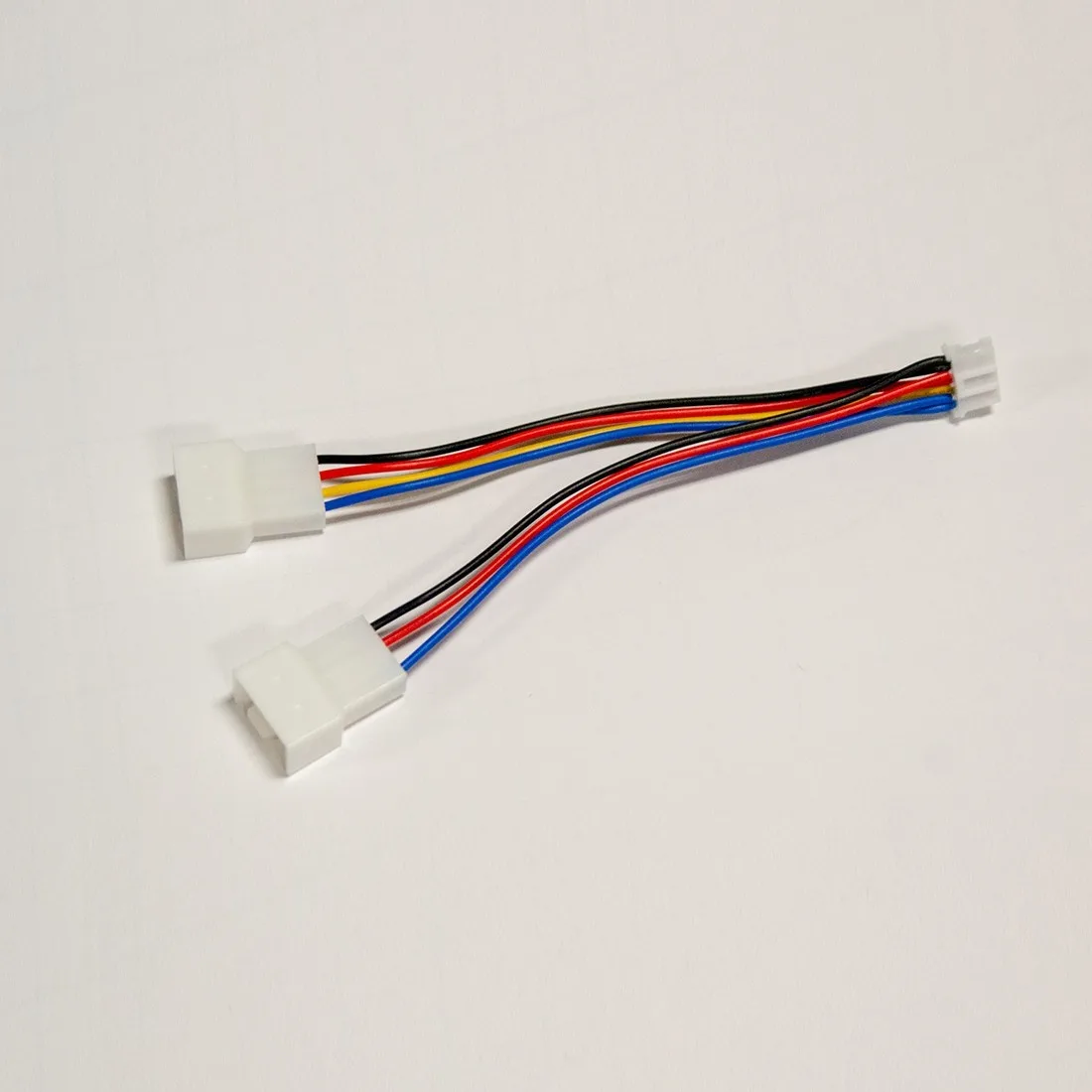ModMyMods ModMyMods Mini 4-Pin to 2 x 4-Pin PWM Fan Adapter — product photo