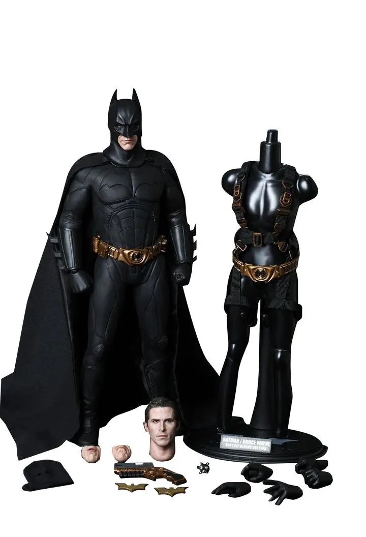 Hot Toys Hot Toys MMS155 Batman Begins Batman Bruce Wayne Batsuit Begins Version action figure — product photo