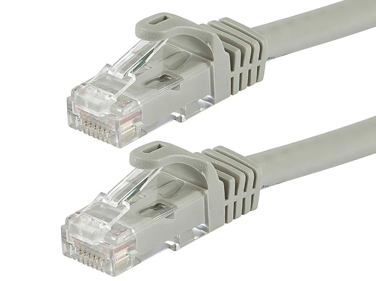 Short gray Cat5e patch cable with snagless RJ45 connectors