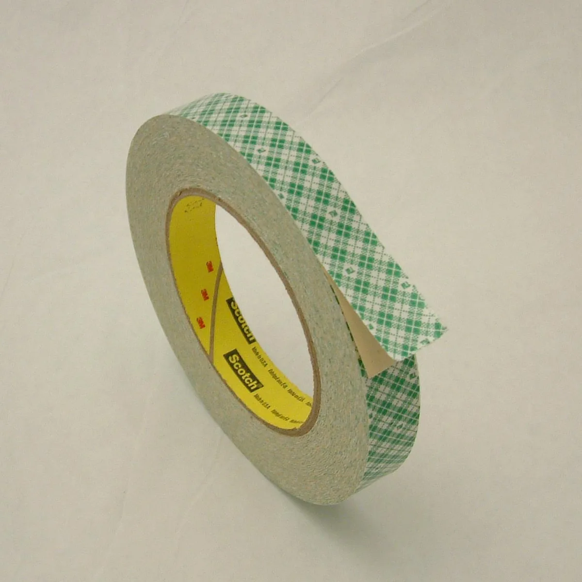 3M 3M Scotch 410M Double Coated Paper Tape 3/4 in x 36 yds Off-White — product photo