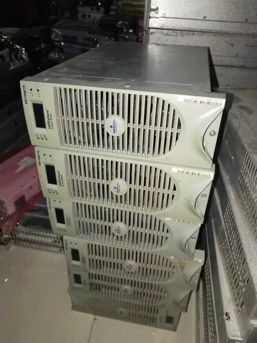 Supersuperuncle Supersuperuncle Emerson 40A110DC Power Module ER11040T5 — product photo