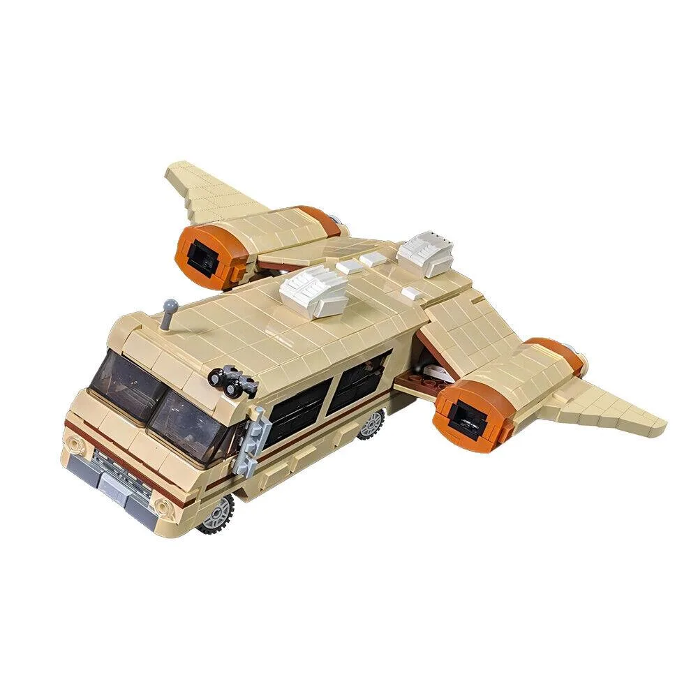 Colourful brick spacecraft model with wings and engines 1235 pieces