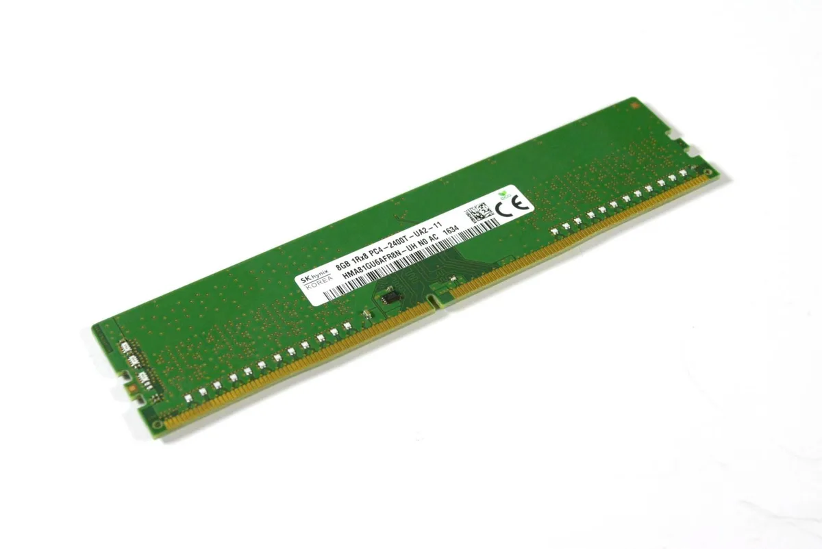 SK hynix SK hynix 8GB DDR4 PC4-2400T HMA81GU6AFR8N-UH server RAM — product photo