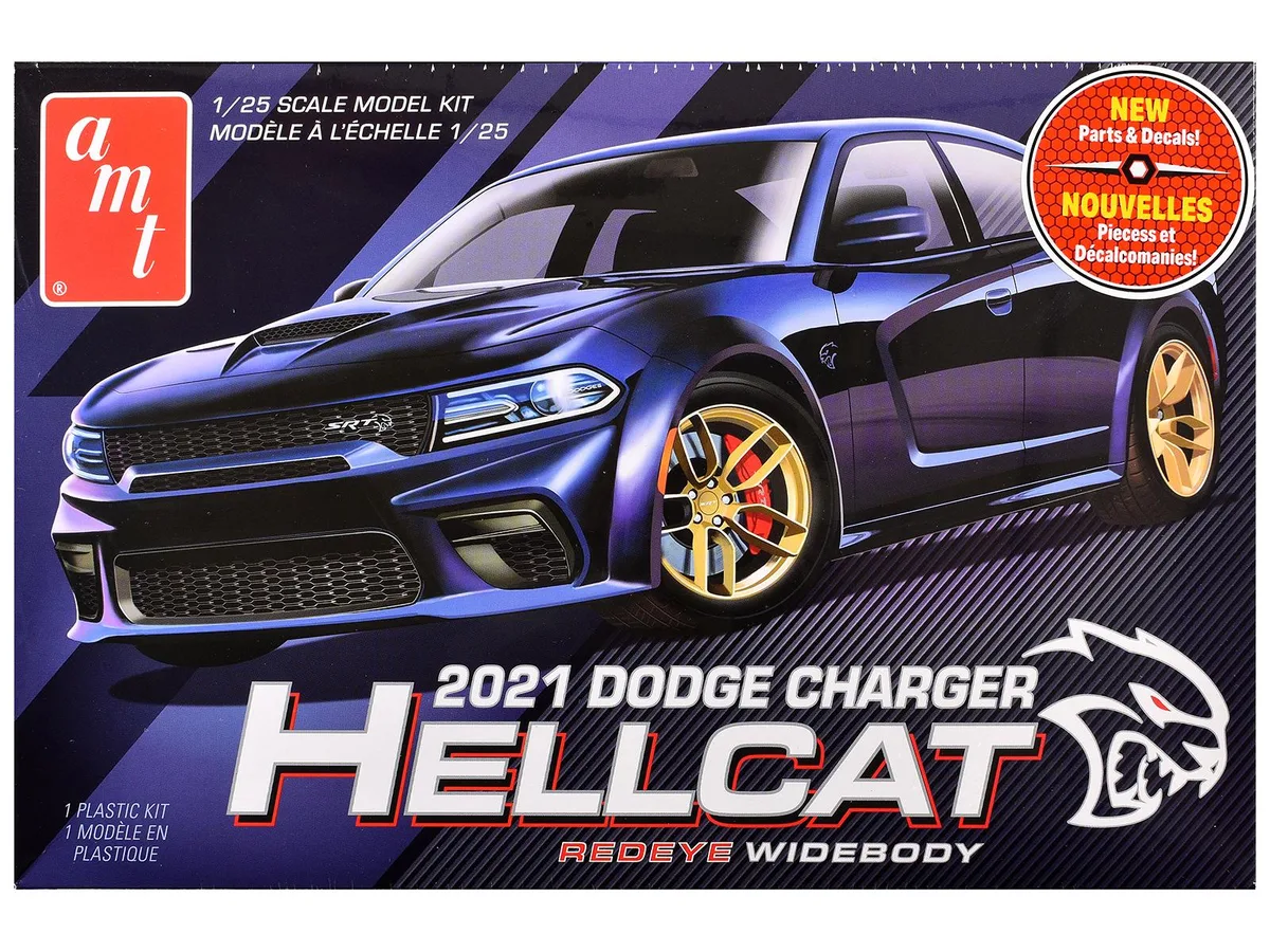 auto world Auto World 2021 Dodge Charger Hellcat Redeye Widebody 1/25 Scale Model Kit 179 Parts 6.2L V8 — product photo