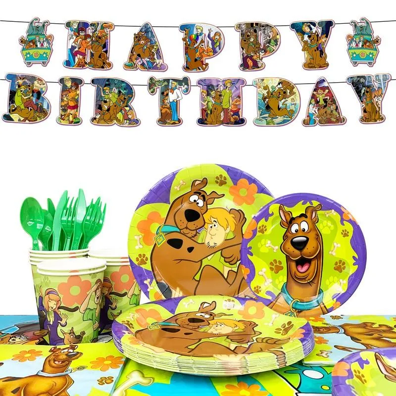 Scooby-Doo themed paper party set with plates, cups, napkins and decorations