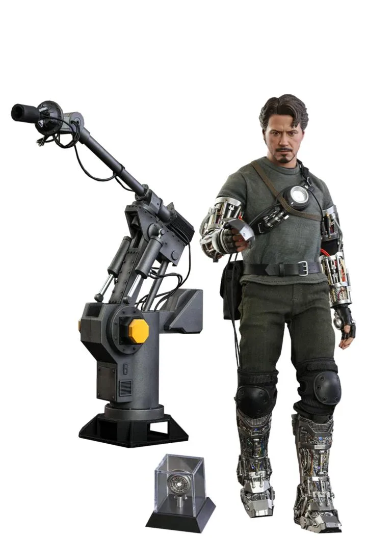 Hot Toys Hot Toys MMS582 Iron Man Tony Stark Mech Test Deluxe action figure — product photo