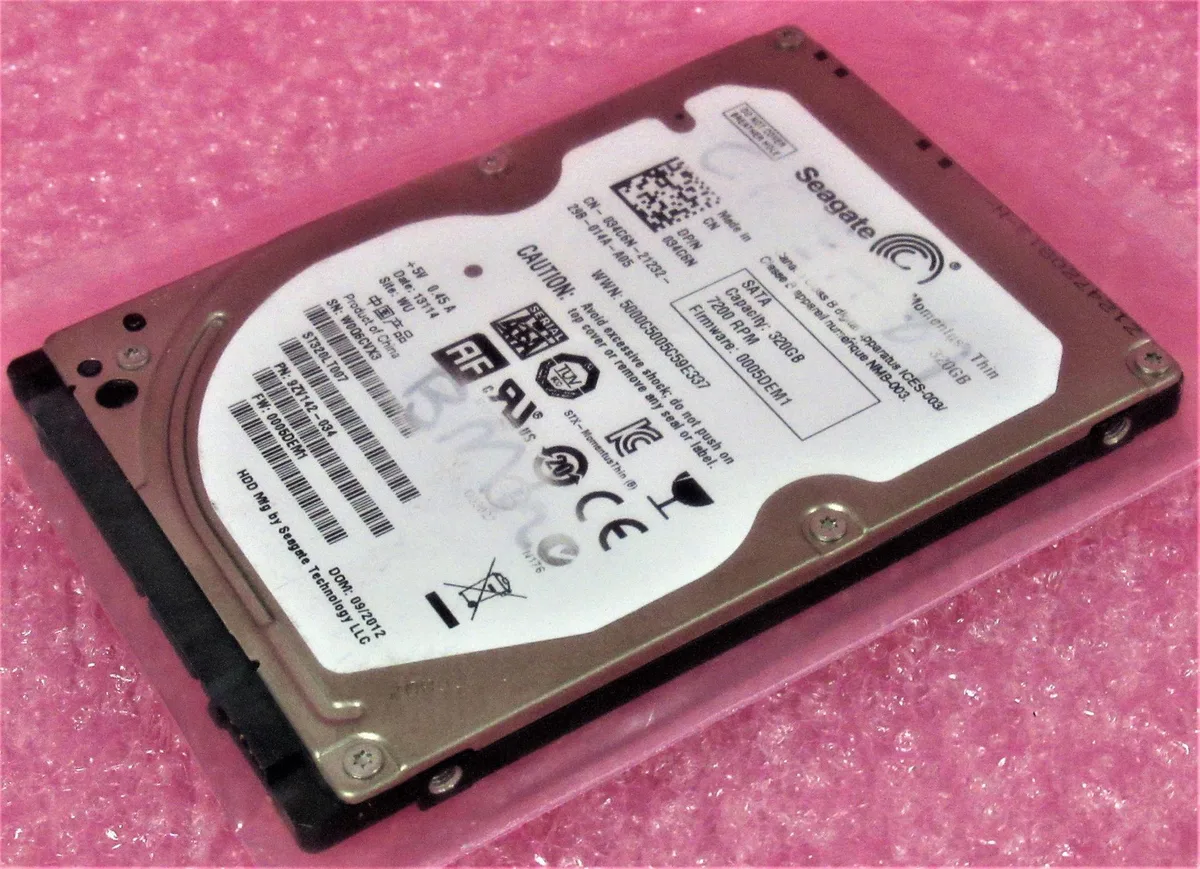 Seagate Seagate Momentus Thin ST320LT007 320GB 7200RPM 2.5" SATA 16MB internal hard drive — product photo
