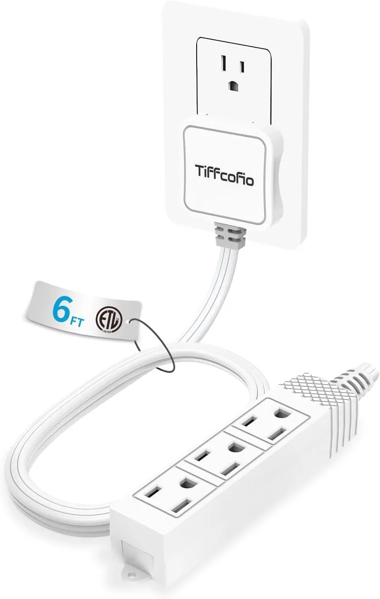  Tripp Lite Flat Plug Extension Cord 9 ft 3 Outlets 13A 16 AWG — product photo