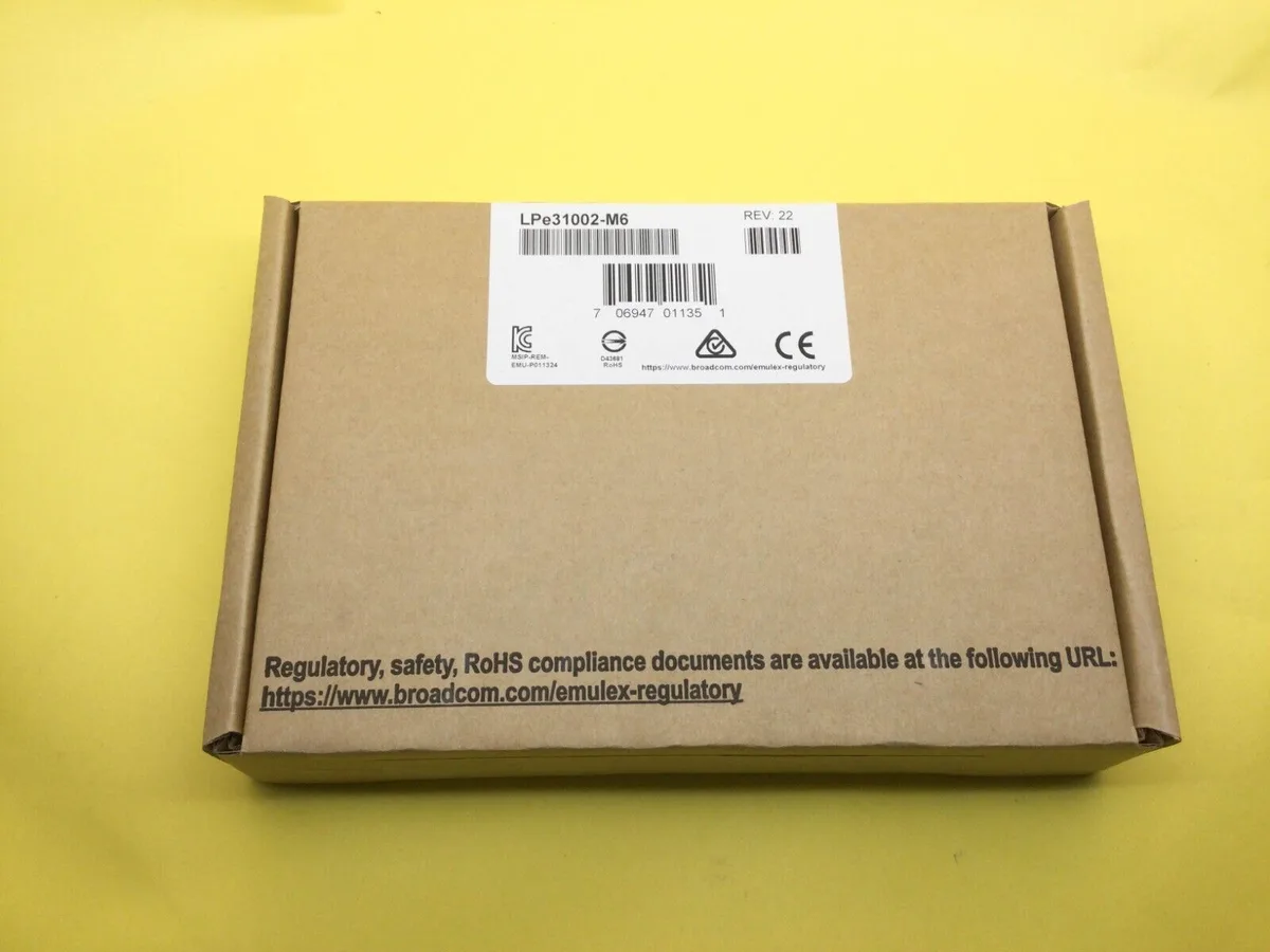 Universal Universal LPE31002-M6 16 Gbps dual-port Fibre Channel adapter — product photo