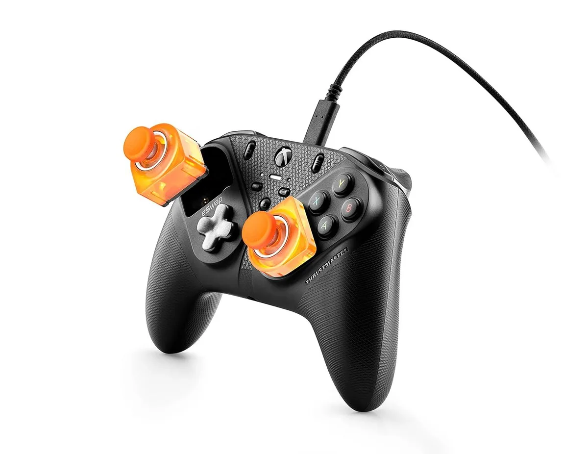 Thrustmaster Thrustmaster 4460258 eSwap S Crystal Orange Pro Wired Controller Black — product photo