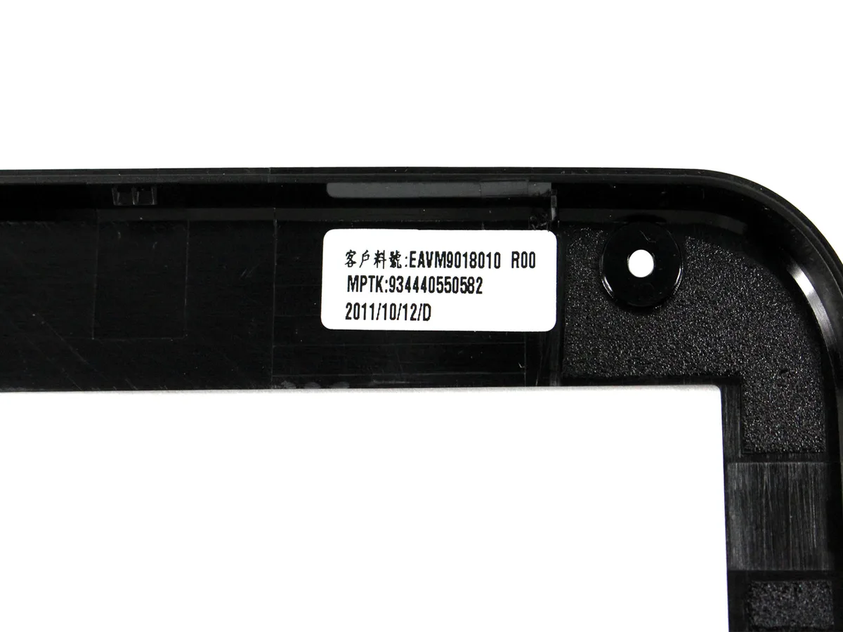 DELL DELL Vostro 1015 15.6" LCD Front Cover Bezel P9D39 — product photo