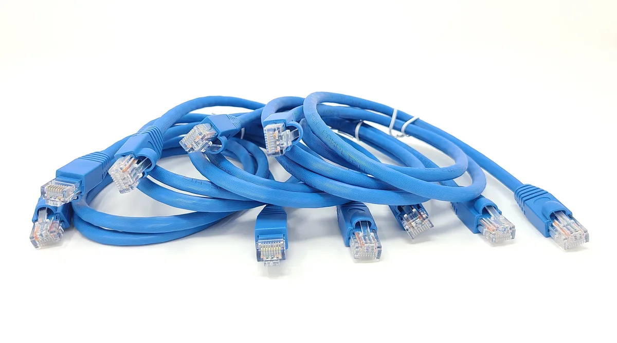 Micro Connectors Micro Connectors Cat6A UTP patch cable 3 ft blue 5-pack — product photo