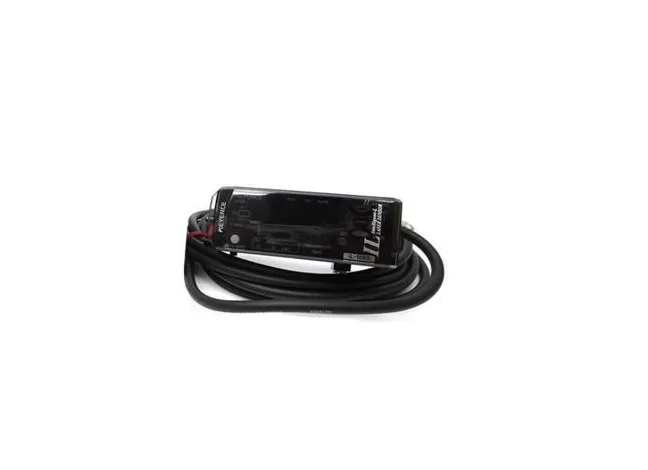Keyence Keyence IL-600 CMOS Laser Sensor IP67 600mm 200-1000mm — product photo
