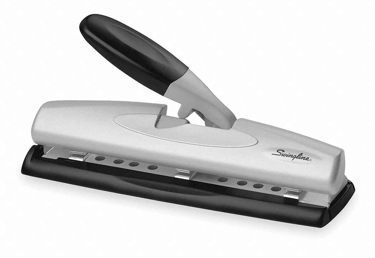ACCO ACCO A7074026E 3-hole paper punch 12 sheet — product photo