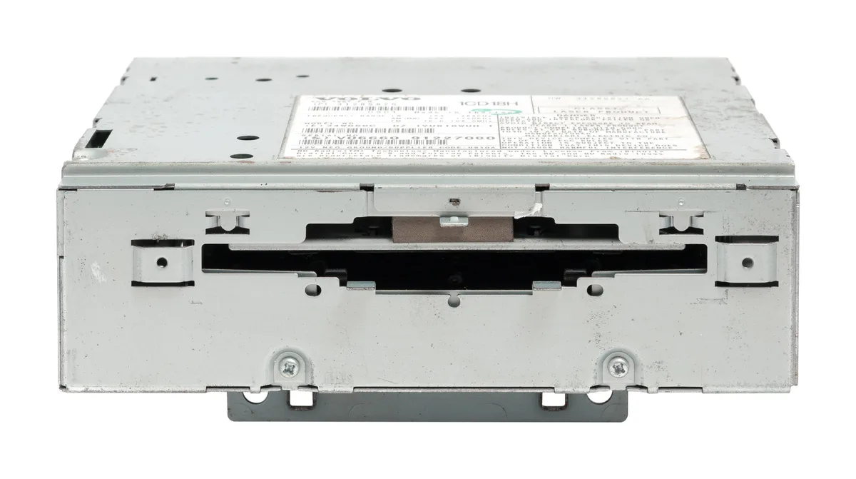 1 Factory Radio 1 Factory Radio 31285827 AM FM CD MP3 Receiver 2009-13 Volvo 30 40 50 70 Series — product photo