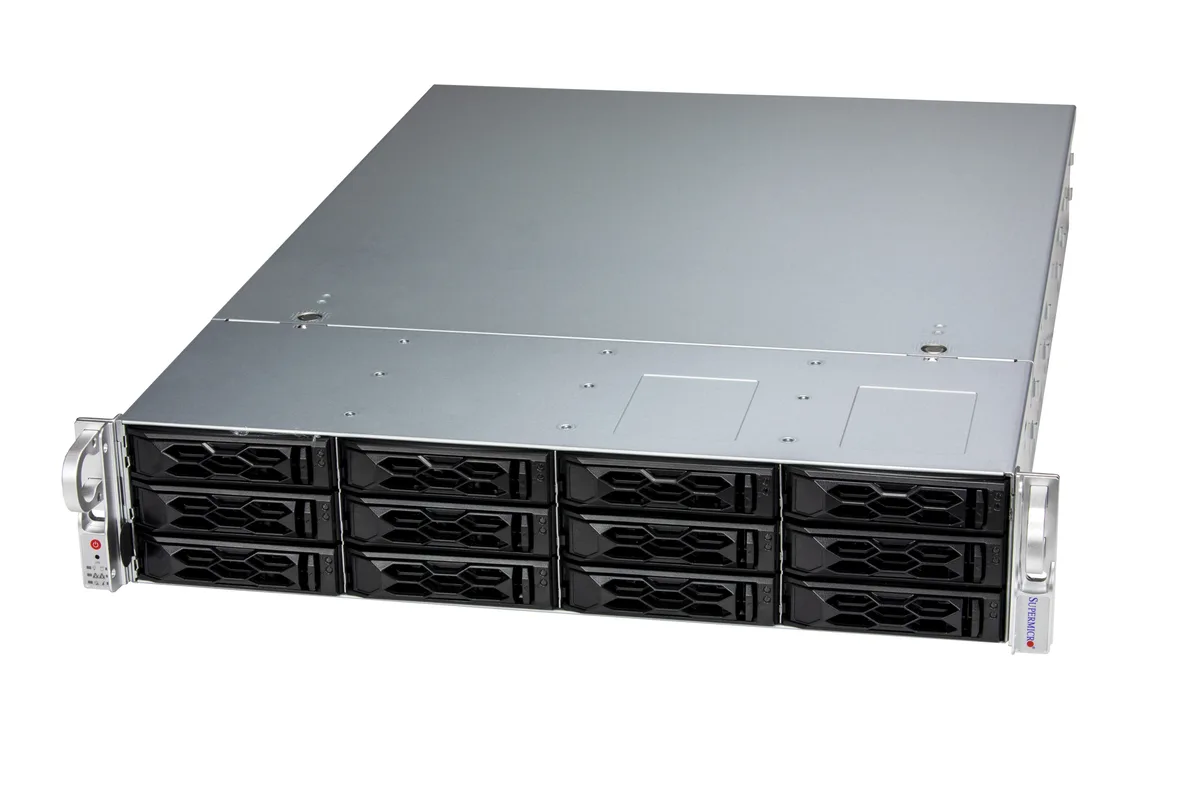 Supermicro Supermicro SYS-621C-TN12R barebone server, 12×3.5″ bays, 16 DIMMs, 4 PCIe 5.0 x16 — product photo