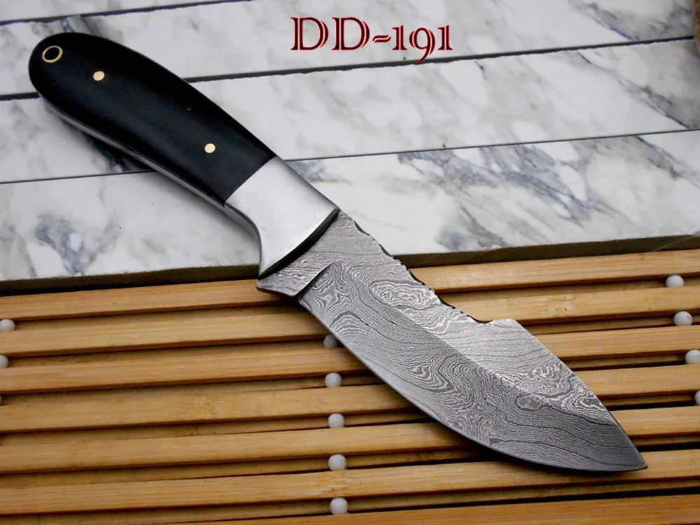 Damascus Depot Damascus Depot 9" Full Tang Damascus Skinning Knife Bull Horn Handle 4.5" Blade Leather Sheath — product photo