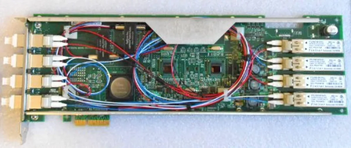Intel Intel EXPI9014PFBLK 1000Mbps Quad Port Bypass network card — product photo