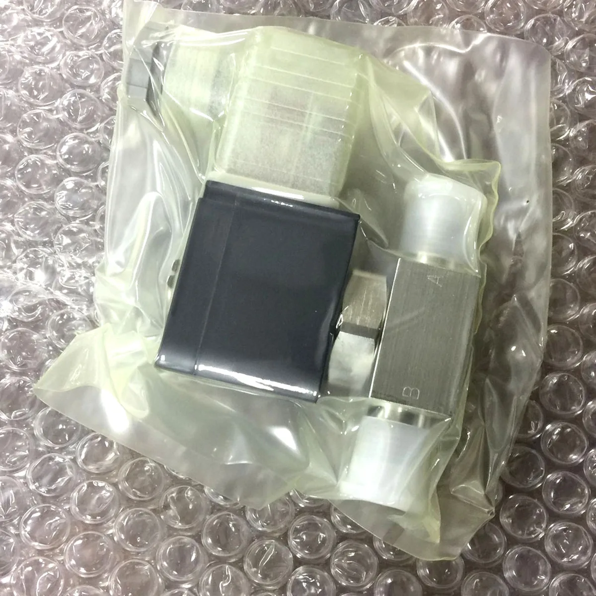 CKD CKD HVB312-4RM-3-2HS-DC24V Magnetic Valve Solenoid 24V — product photo