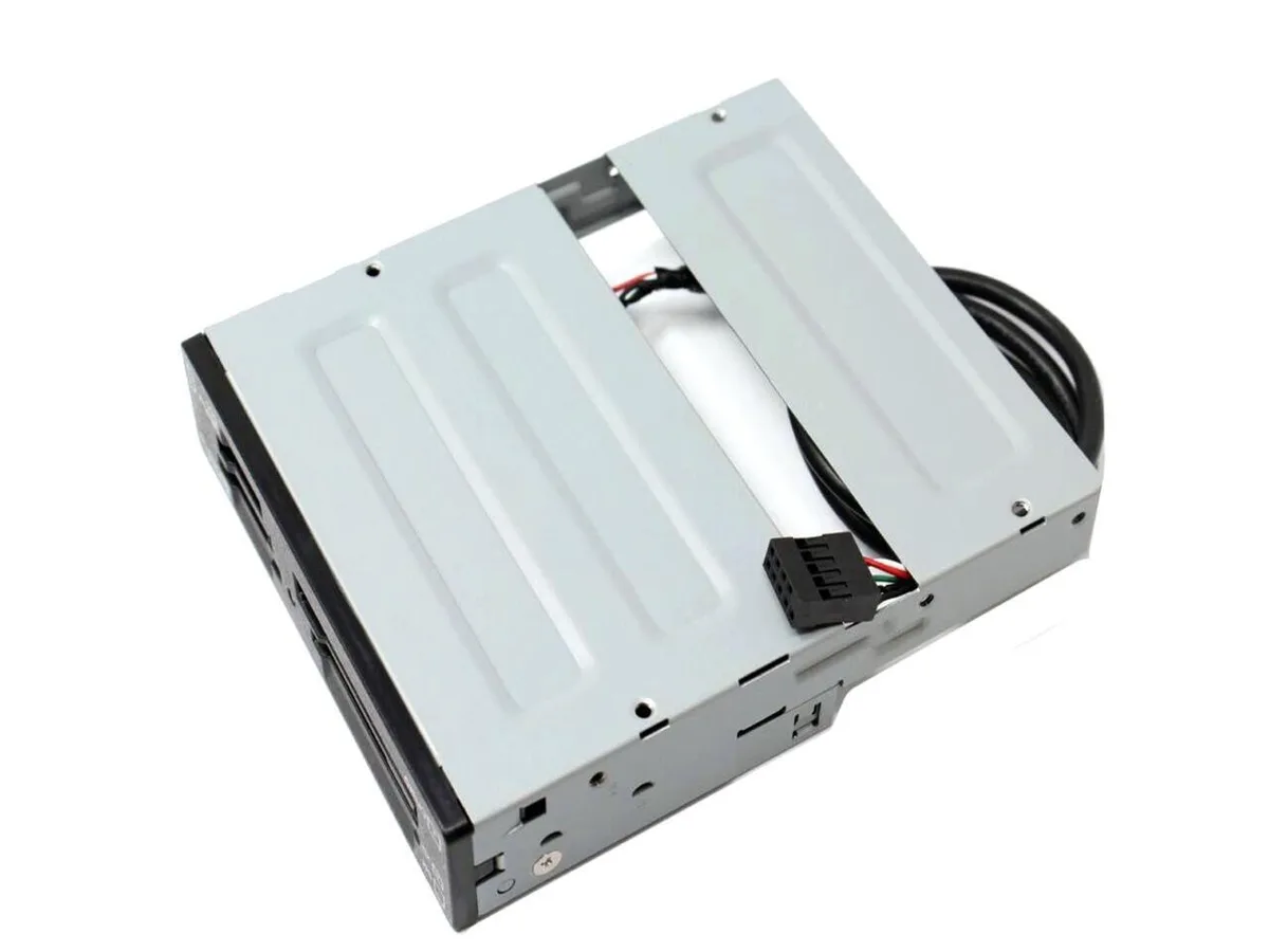 DELL DELL 19 in 1 Card Reader W816M W812M G7V21 — product photo