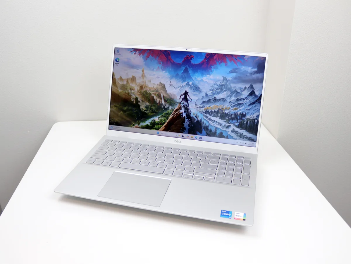 DELL DELL Inspiron 15 5000 5502 laptop i7-1165G7 12GB 512GB 15.6 FHD Silver — product photo
