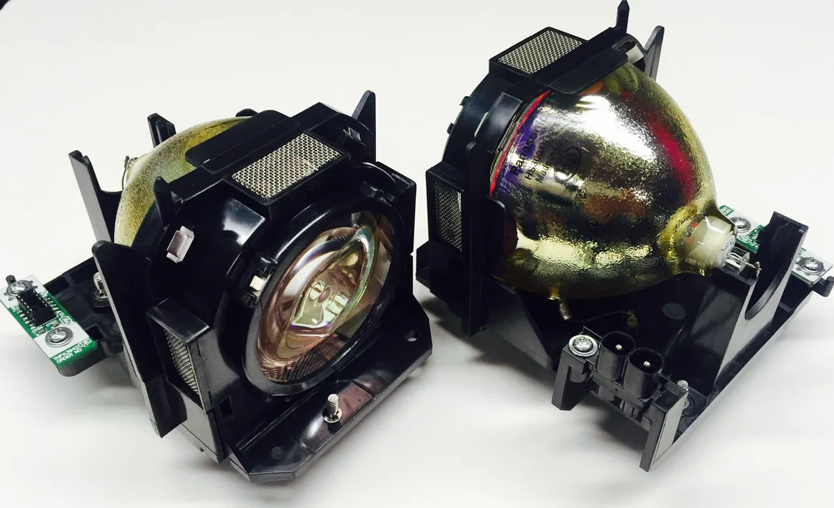 Panasonic Panasonic PT-DX810 Twin Pack DLP Replacement Lamp 1.9500 — product photo