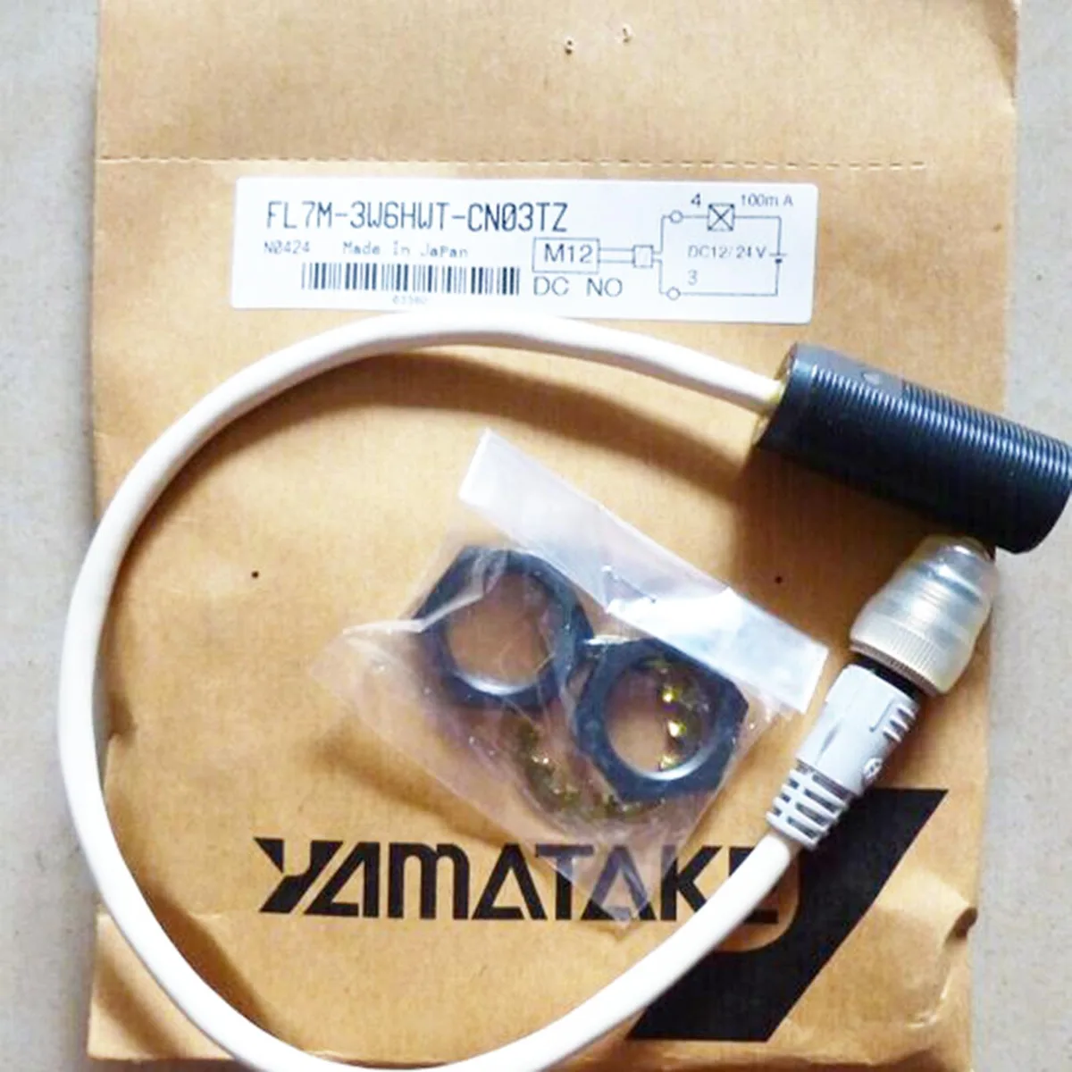 YAMATAKE YAMATAKE FL7M-3W6HWT-CN03TZ proximity switch electrician tool — product photo