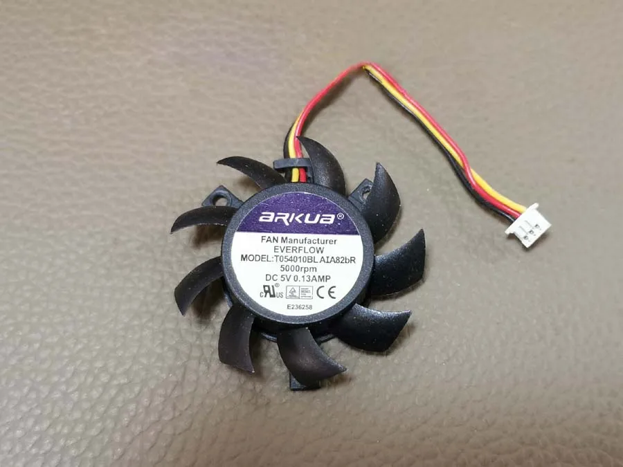 Zyvpee Zyvpee T054010BL AIA82bR 5V 0.13A 5000RPM 3 Pin case fan — product photo