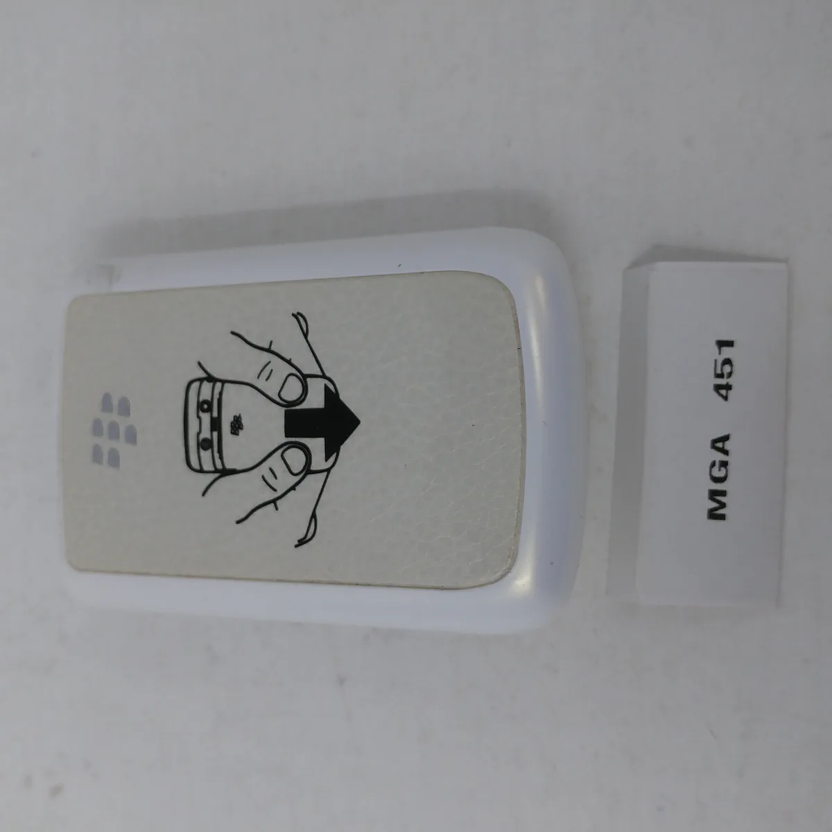 BLACKBERRY BLACKBERRY Bold 9700 Back Cover White — product photo