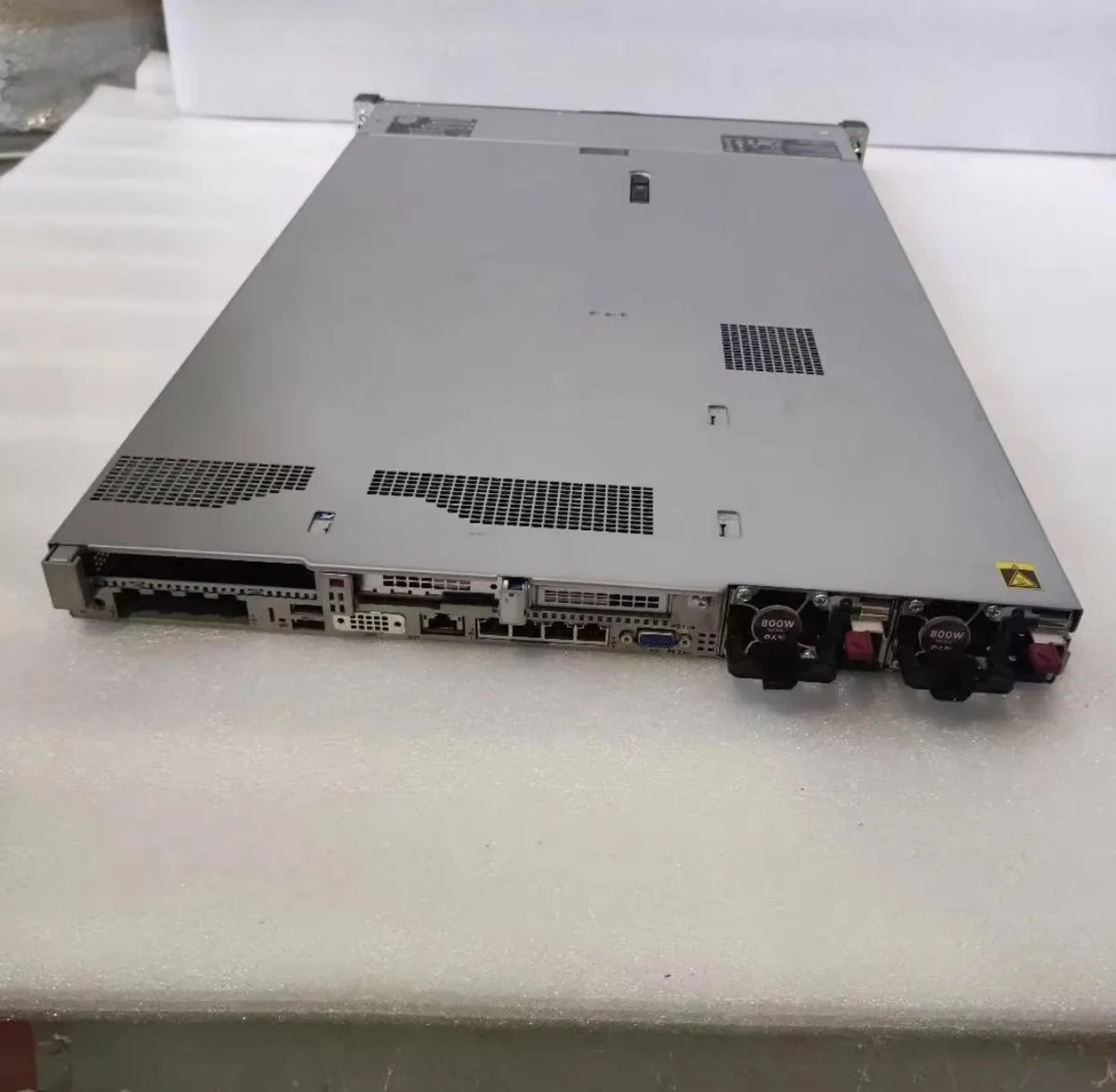 HPE HPE DL360 Gen9 2.5" 8SFF barebone server P440 2G RAID — product photo