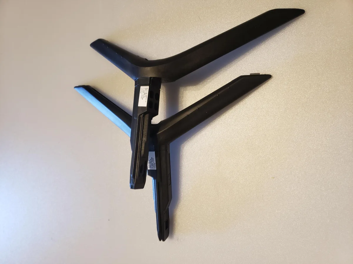 SAMSUNG SAMSUNG TV Stand Legs for UN65TU8000F UN65TU8200F HG65NT690UF — product photo